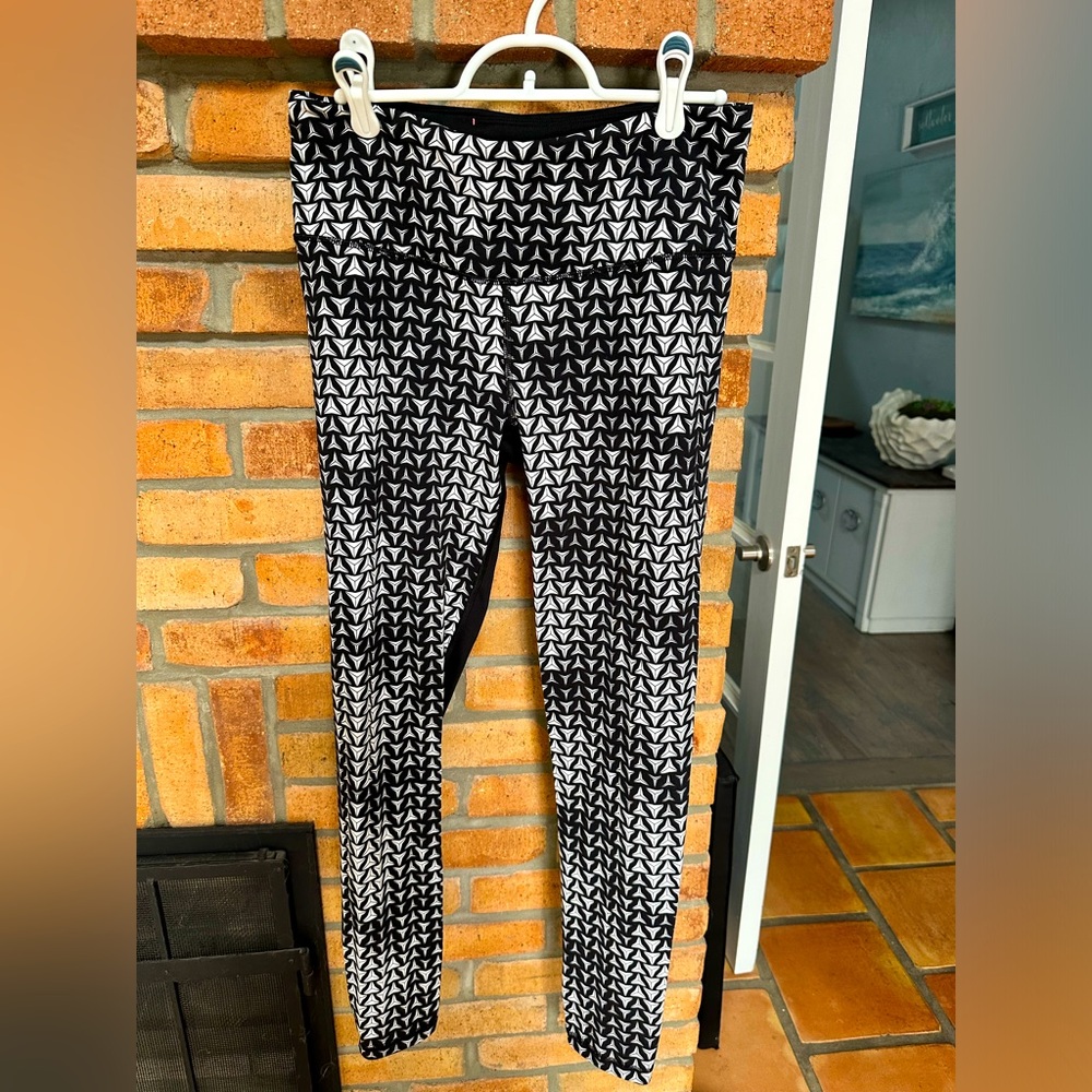 Victoria Secret VSX Sport Leggings size S